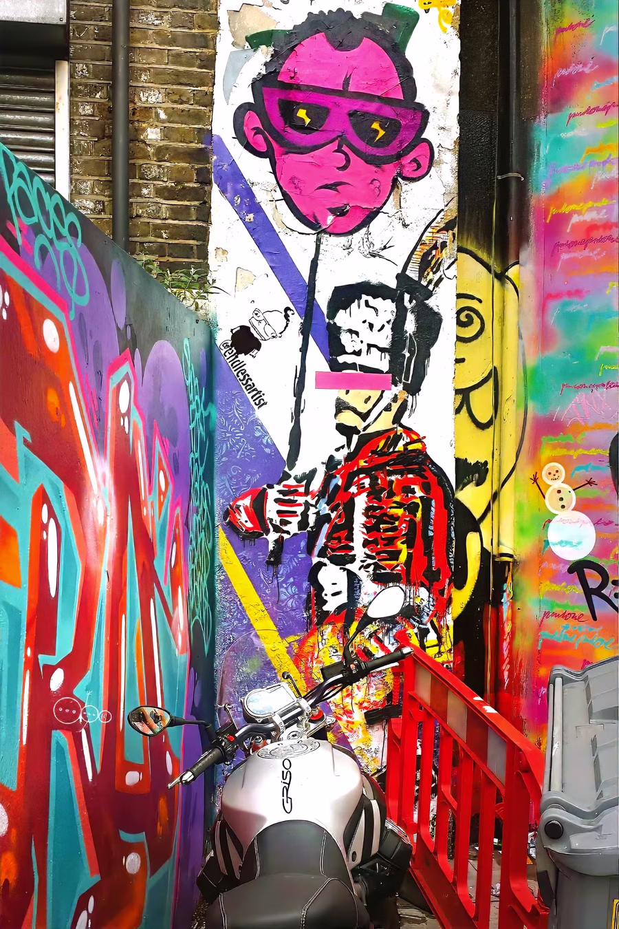 Alley, Magenta Figure