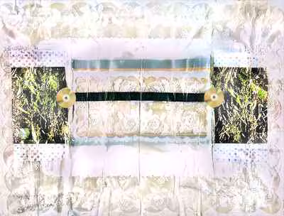 Lace Horizon with Discs